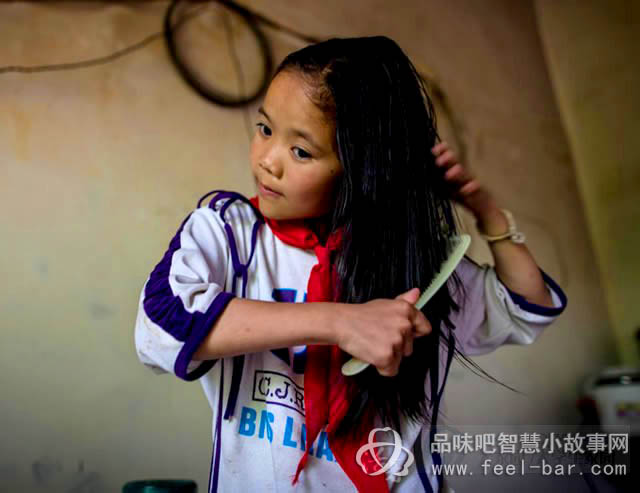 11歲微笑妹妹陳禮燕照顧病重父撐起一個(gè)家-平凡人不平凡的故事_平凡人感人小故事