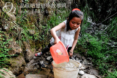 11歲微笑妹妹陳禮燕照顧病重父撐起一個(gè)家-平凡人不平凡的故事_平凡人感人小故事