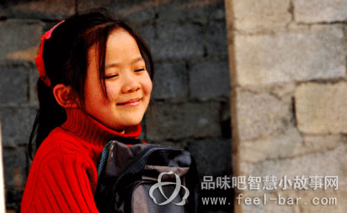 11歲微笑妹妹陳禮燕照顧病重父撐起一個(gè)家-平凡人不平凡的故事_平凡人感人小故事