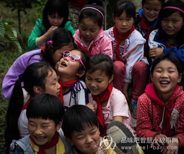 11歲微笑妹妹陳禮燕照顧病重父撐起一個(gè)家-平凡人不平凡的故事_平凡人感人小故事