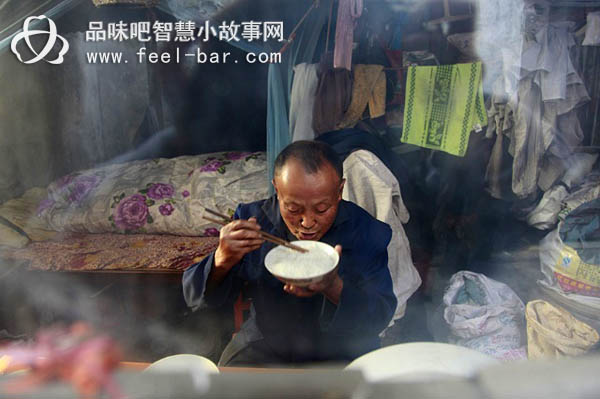 感動(dòng)中國(guó)的81歲賣煤翁陸松芳-平凡人不平凡的故事_平凡人不平凡_平凡人感人小故事