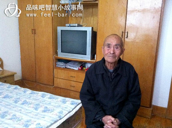 姐姐為癱瘓十五年的弟弟撐起一片天-平凡人不平凡的故事_平凡人不平凡_平凡人感人小故事