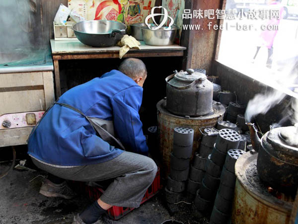 感動(dòng)中國(guó)的81歲賣煤翁陸松芳-平凡人不平凡的故事_平凡人不平凡_平凡人感人小故事